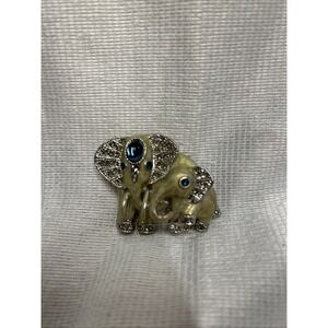 Elephant With Baby Brooch Vintage Silver Tone Blue Topaz Eyes Signed Samo1037